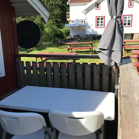 Bjoersjoeas Vildmark - Small Camping Cabin Close To Nature Olofstorp Exterior photo