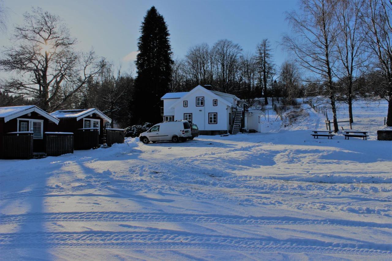 Bjoersjoeas Vildmark - Small Camping Cabin Close To Nature Olofstorp Exterior photo