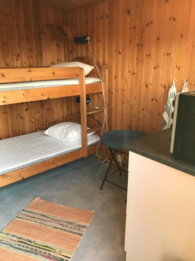Bjoersjoeas Vildmark - Small Camping Cabin Close To Nature Olofstorp Exterior photo